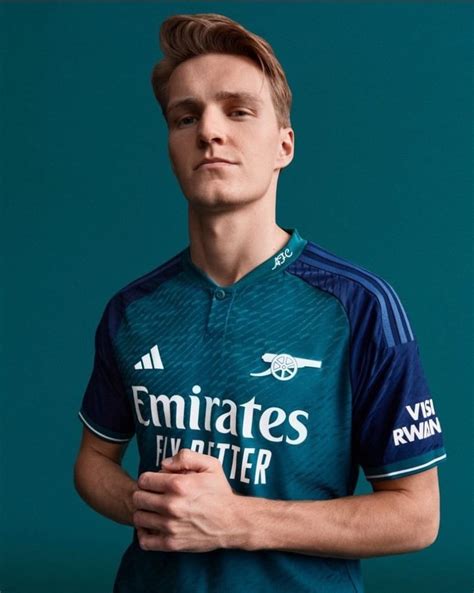 arsenal weiß nike|Arsenal 2023 2024 third kit.